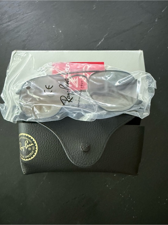 Marshall Ray-Ban Aviator Sunglasses - Black Frame with Gradient Gray Lenses main image 7